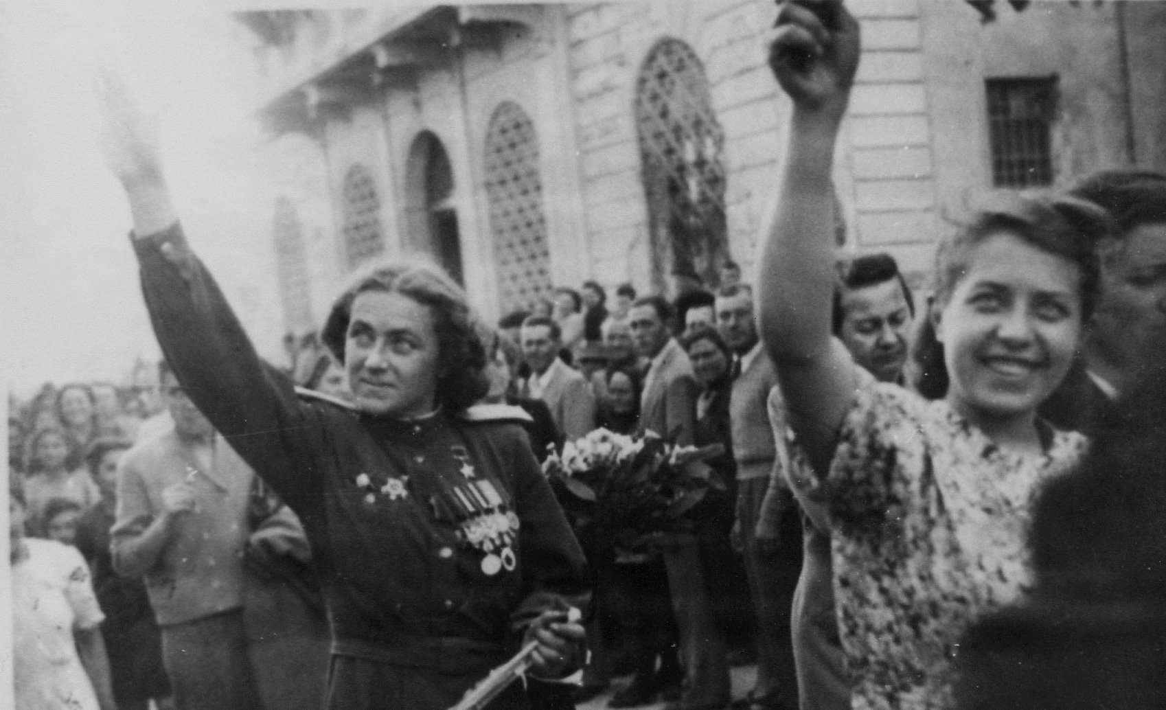 csa-popolo-con-russa.jpg (454637 byte)